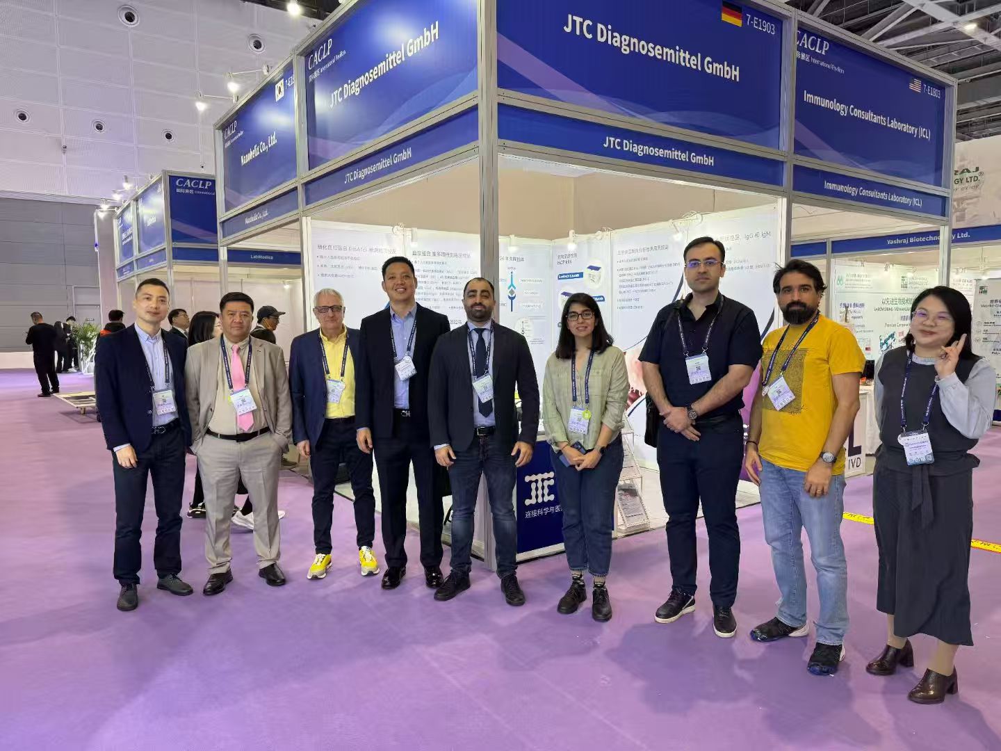 新聞?wù)故?></div>
                                </div>
                                                                

                            </div>
                        </div>
                    </div>
                    <div   id=